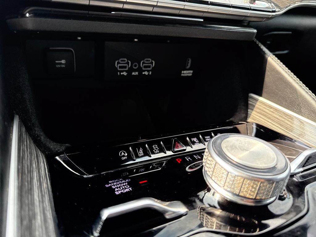 Used 2022 Jeep Wagoneer Series III w/ Premium Group I AWD/4WD image 17