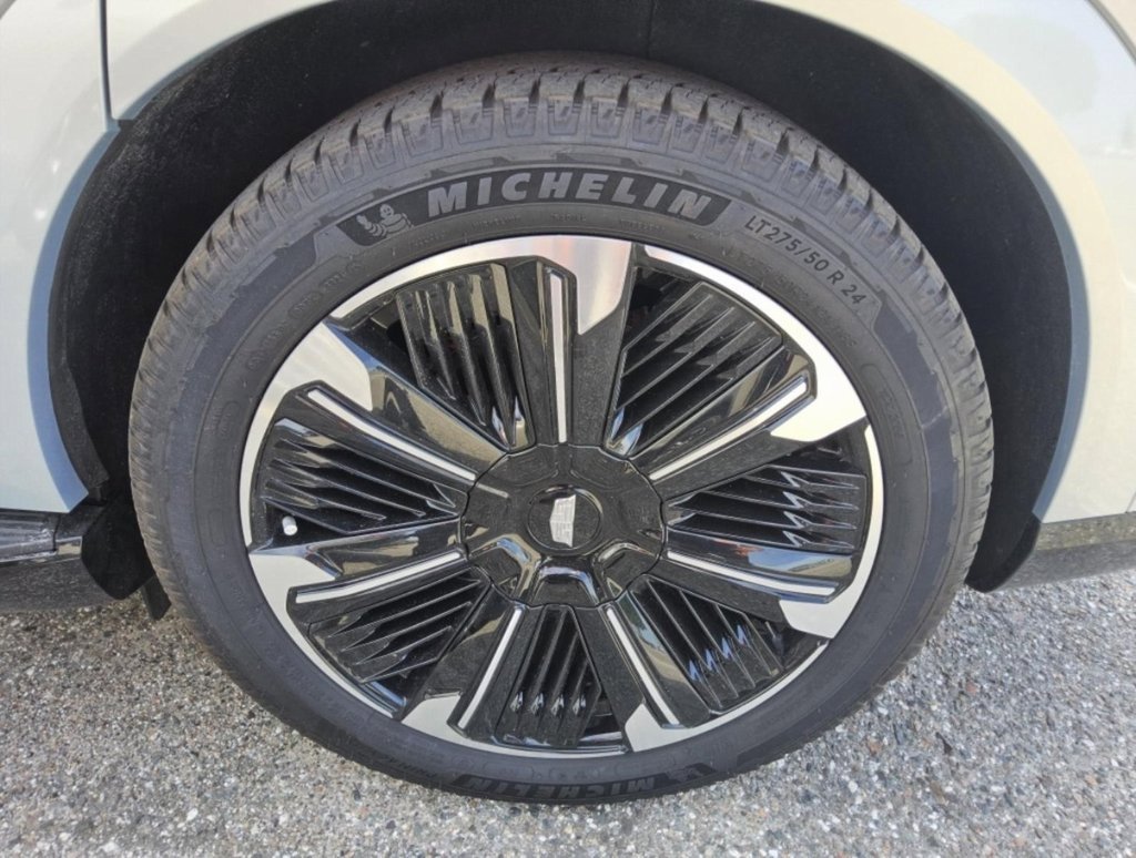 Used 2025 Cadillac Escalade IQ Sport 2 image 7