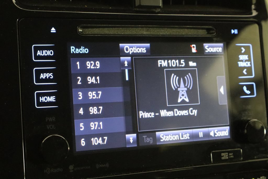 Used 2017 Toyota Prius Prime Premium FWD image 28