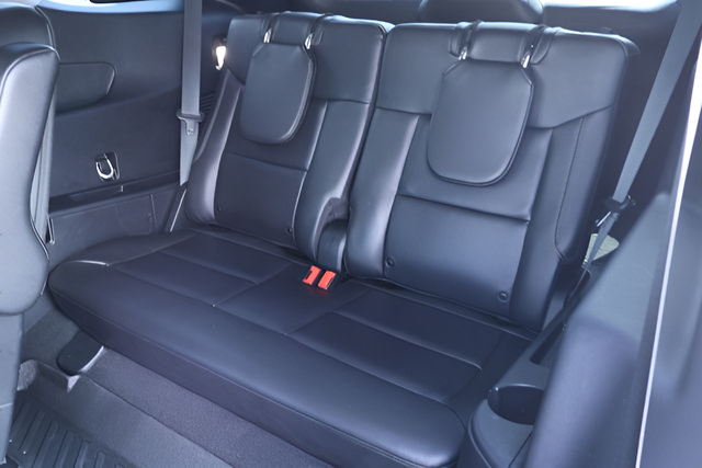 Used 2023 Ford Explorer Limited w/ Limited Technology Package RWD image 19