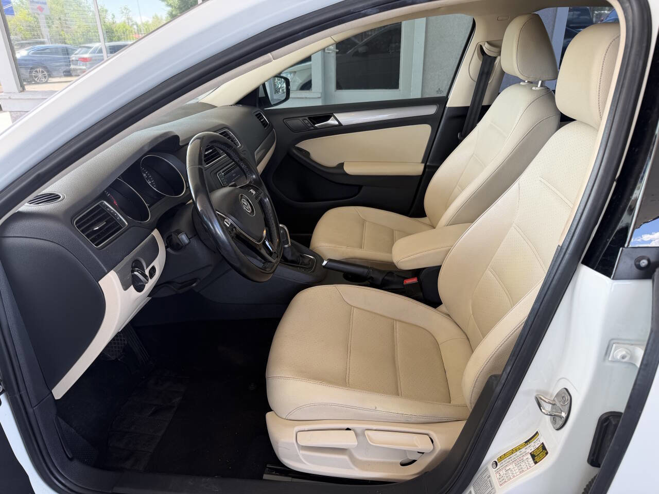 Used 2017 Volkswagen Jetta SE FWD image 11