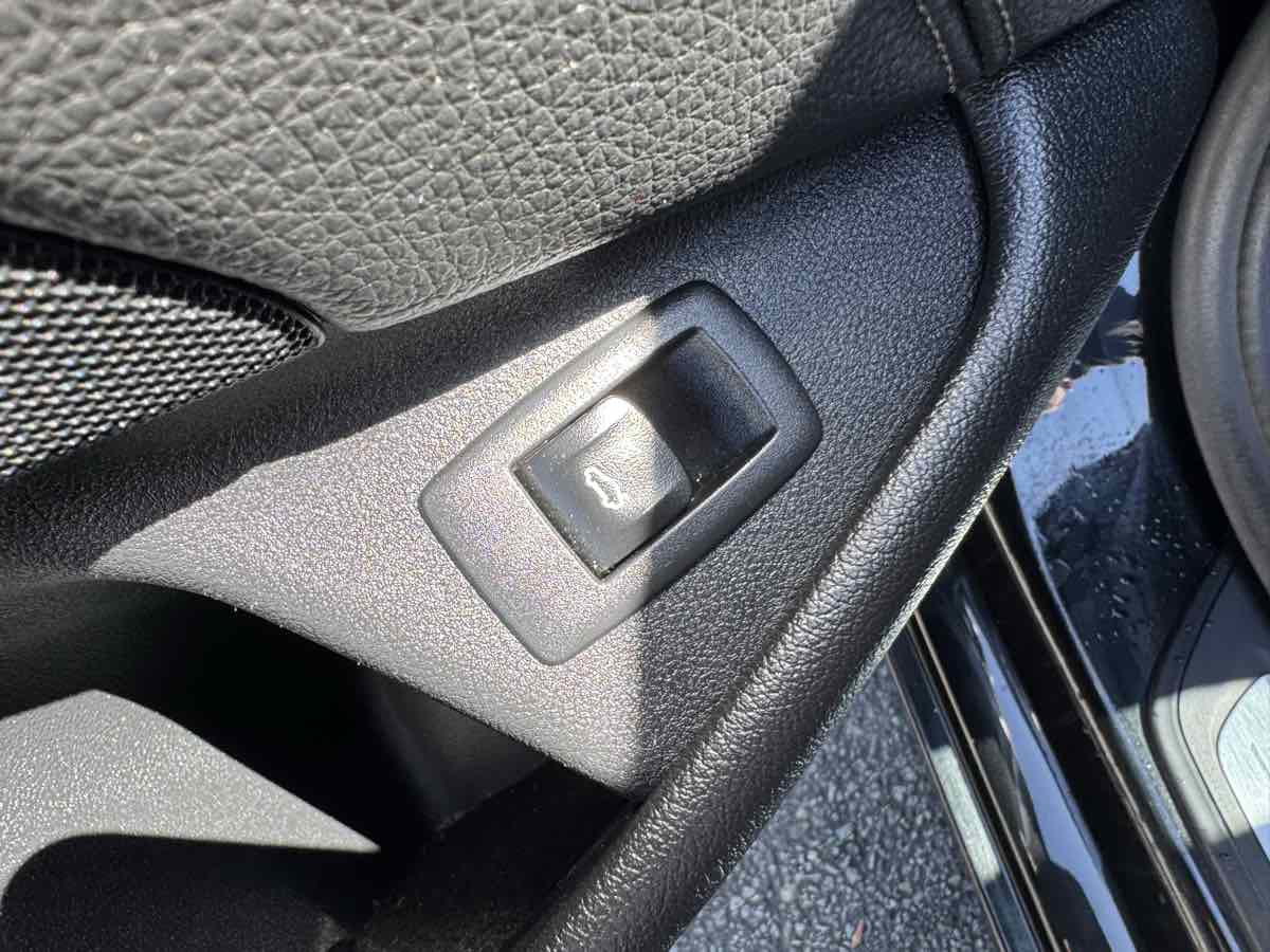 Used 2019 BMW 530i RWD image 27