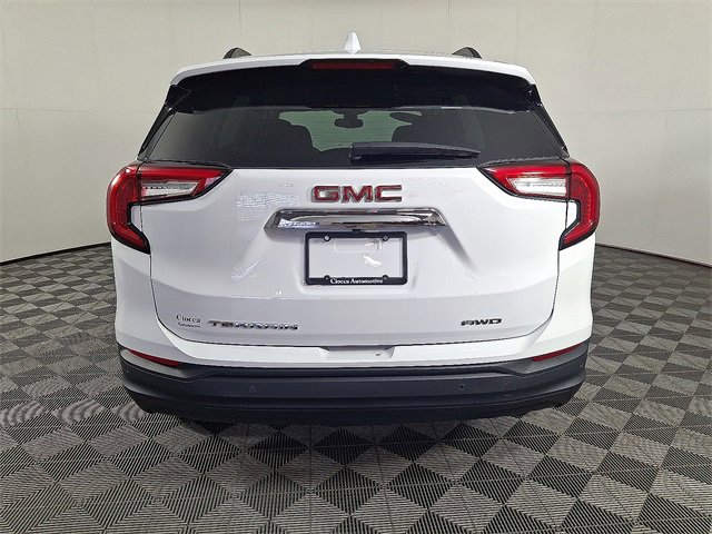 Used 2023 GMC Terrain SLE w/ Driver Convenience Package image 9