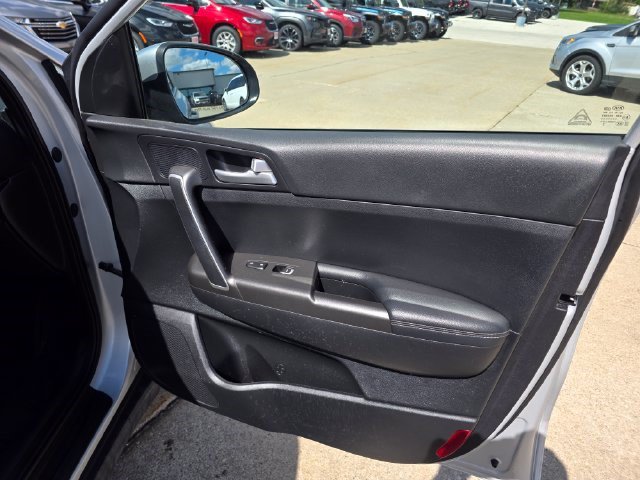 Used 2020 Kia Sportage LX AWD/4WD image 15