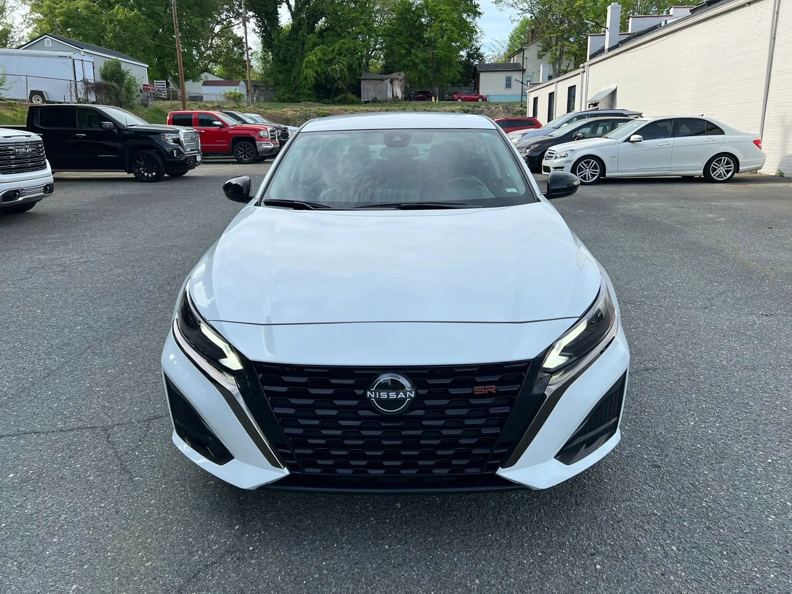 Used 2024 Nissan Altima 2.5 SR FWD image 3