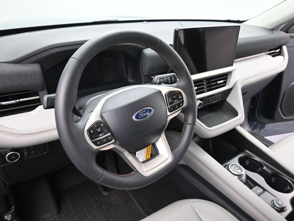New 2026 Ford Explorer Active w/ Active Comfort Package image 17