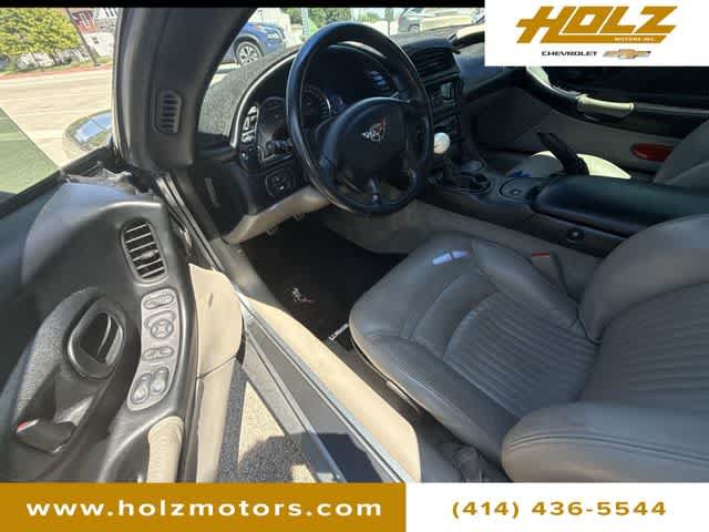 Used 2003 Chevrolet Corvette Coupe w/ Preferred Equipment Group RWD image 33