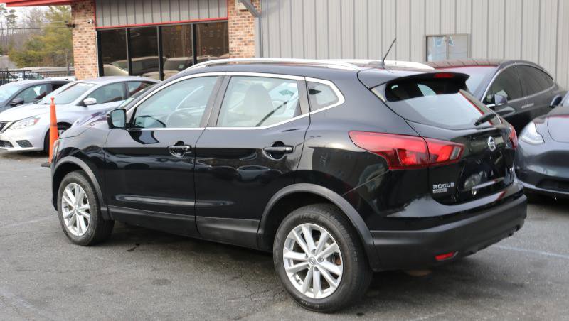 Used 2017 Nissan Rogue Sport SV w/ SV Premium Package image 5