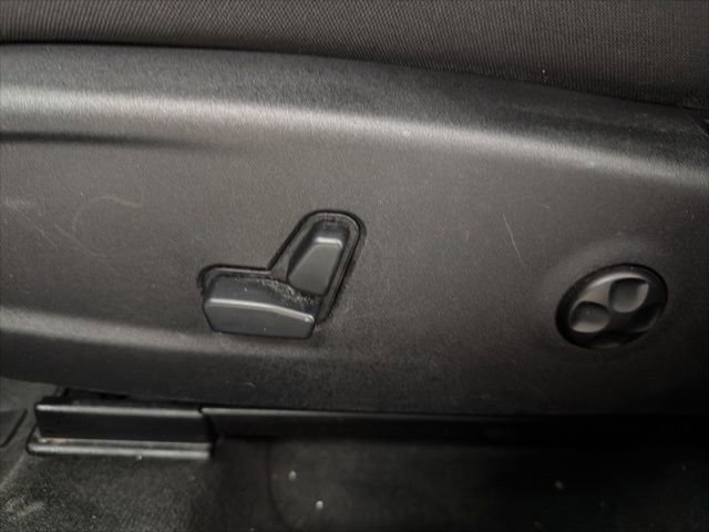 Used 2015 Dodge Charger SXT image 13