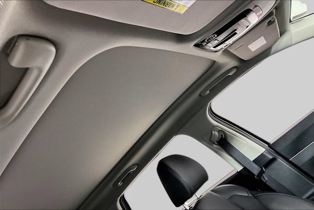 Certified 2026 Kia Sorento S w/ S Panoramic Sunroof Package FWD image 27