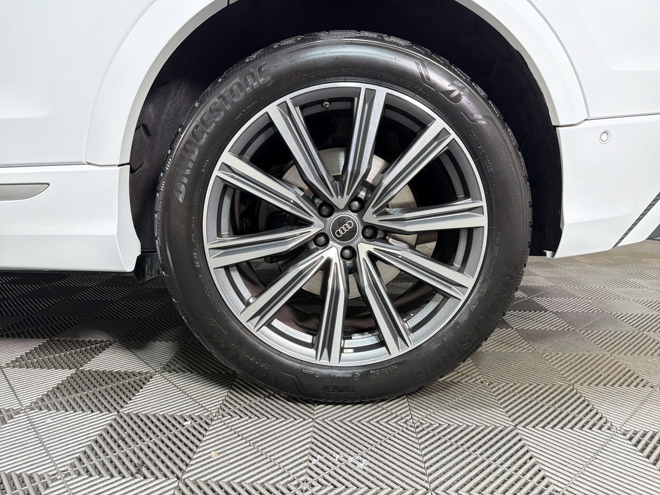 Used 2023 Audi SQ8 Prestige image 10