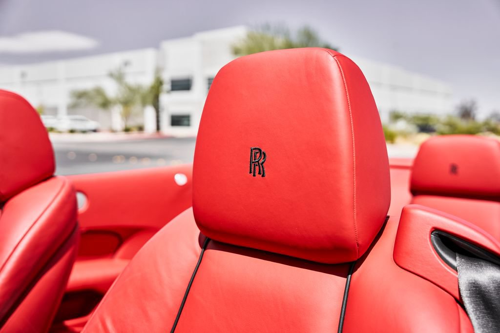 Used 2018 Rolls-Royce Dawn RWD image 46