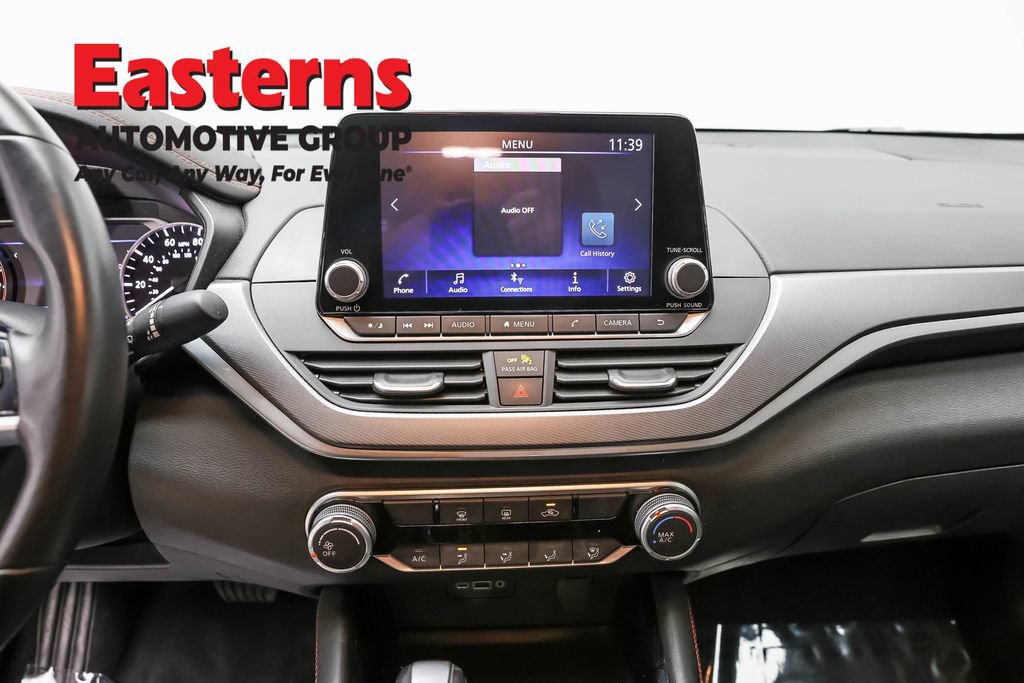 Used 2025 Nissan Altima 2.5 SR FWD image 12