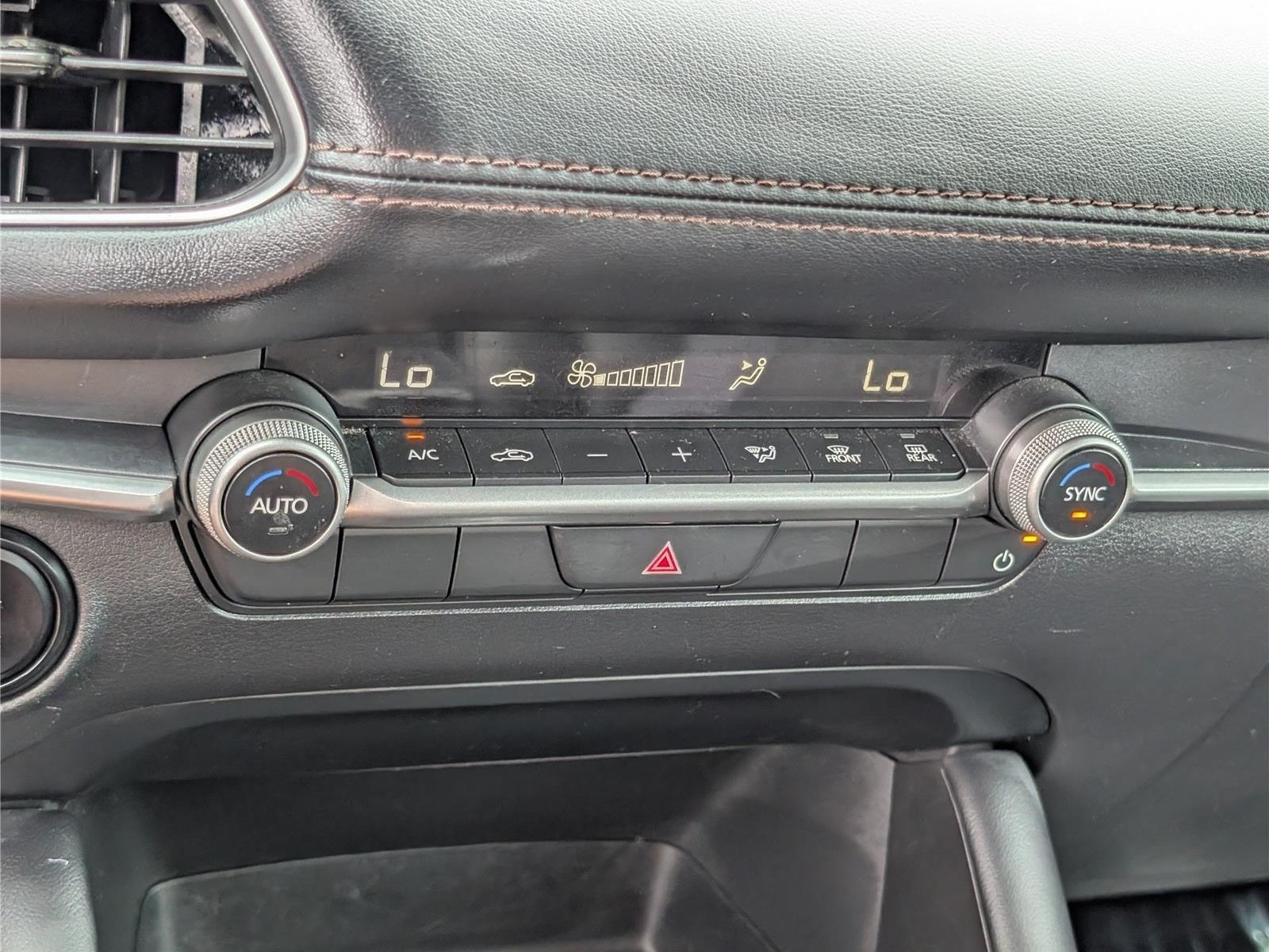 Used 2024 MAZDA MAZDA3 s FWD image 25