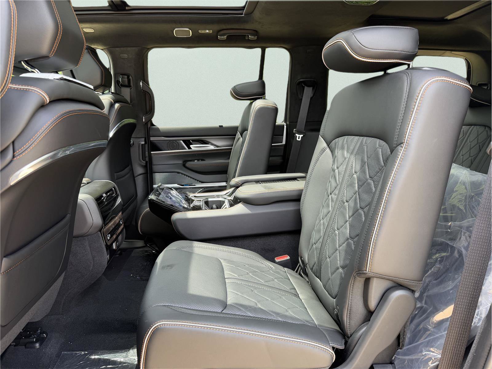 New 2026 Jeep Grand Wagoneer Summit AWD/4WD image 17