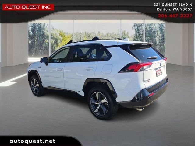 Used 2021 Toyota RAV4 SE w/ Weather & Moonroof Package AWD/4WD image 7
