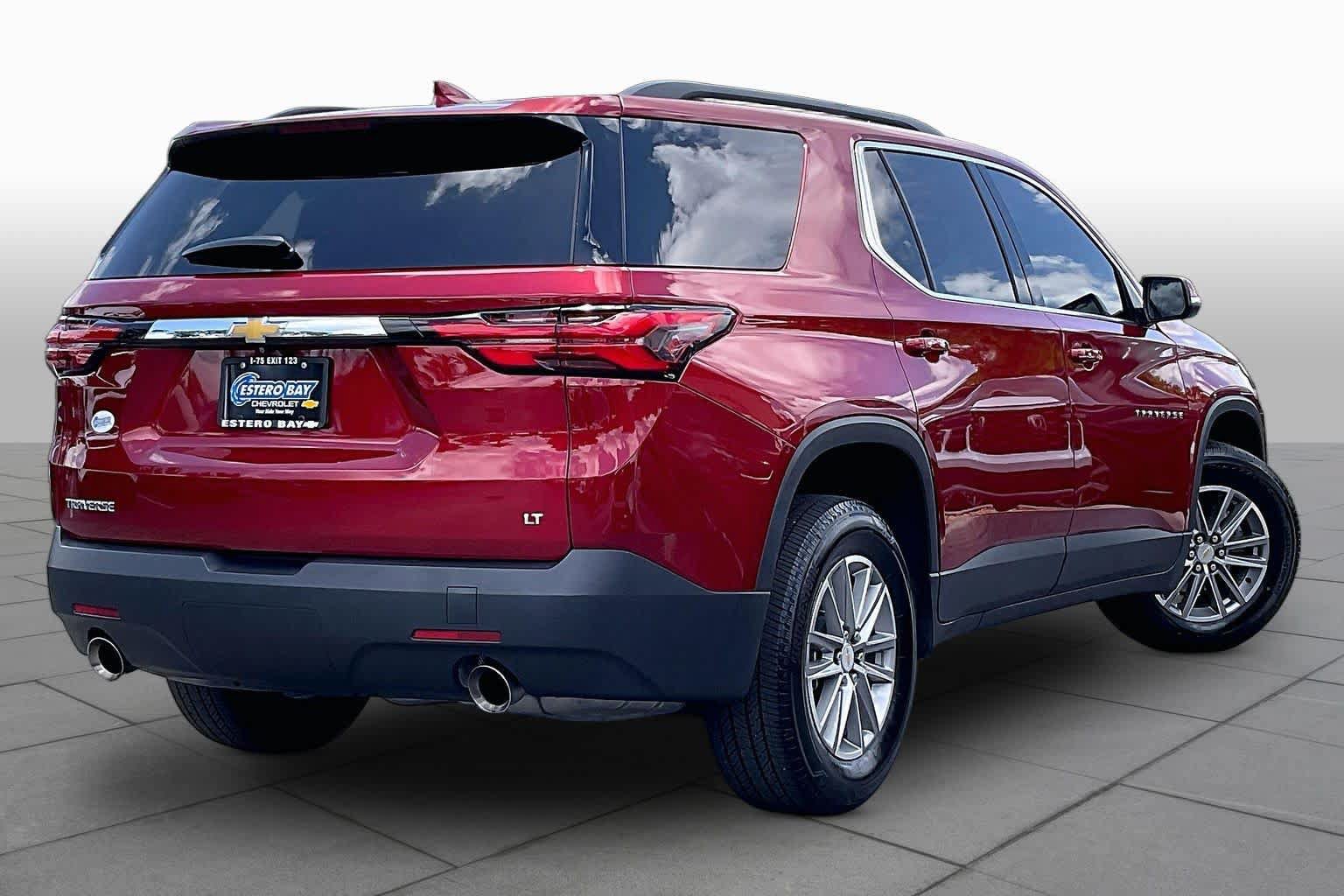 Used 2023 Chevrolet Traverse LT FWD image 13