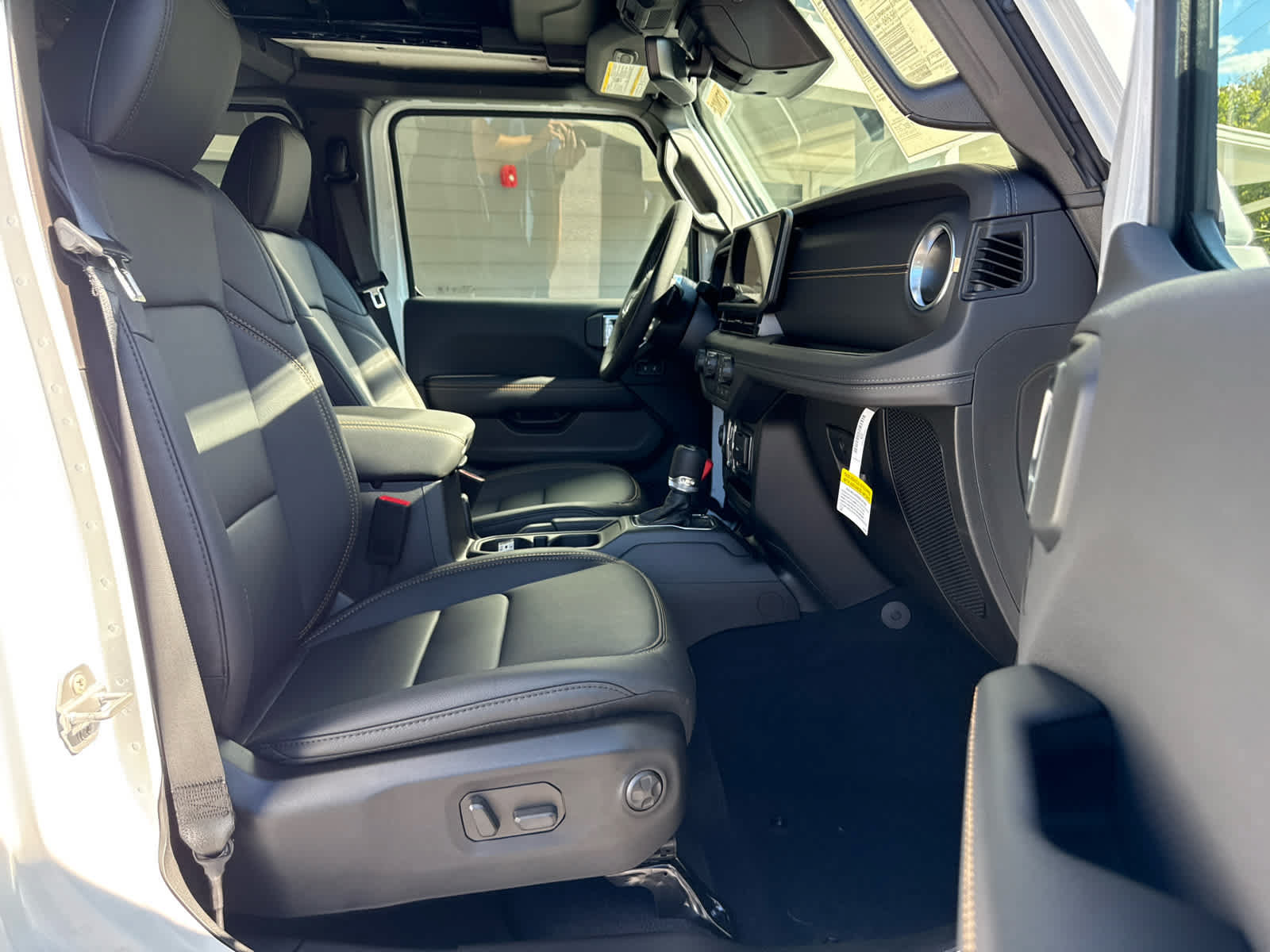 New 2027 Jeep Wrangler Unlimited Sahara AWD/4WD image 15