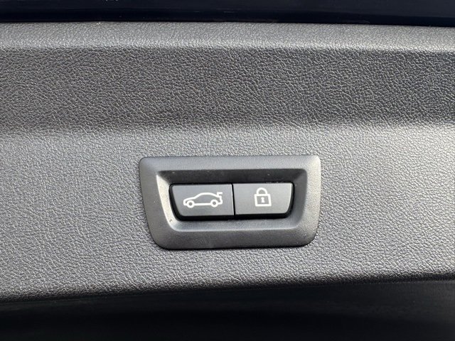 Used 2021 BMW X3 xDrive30e w/ Convenience Package image 29