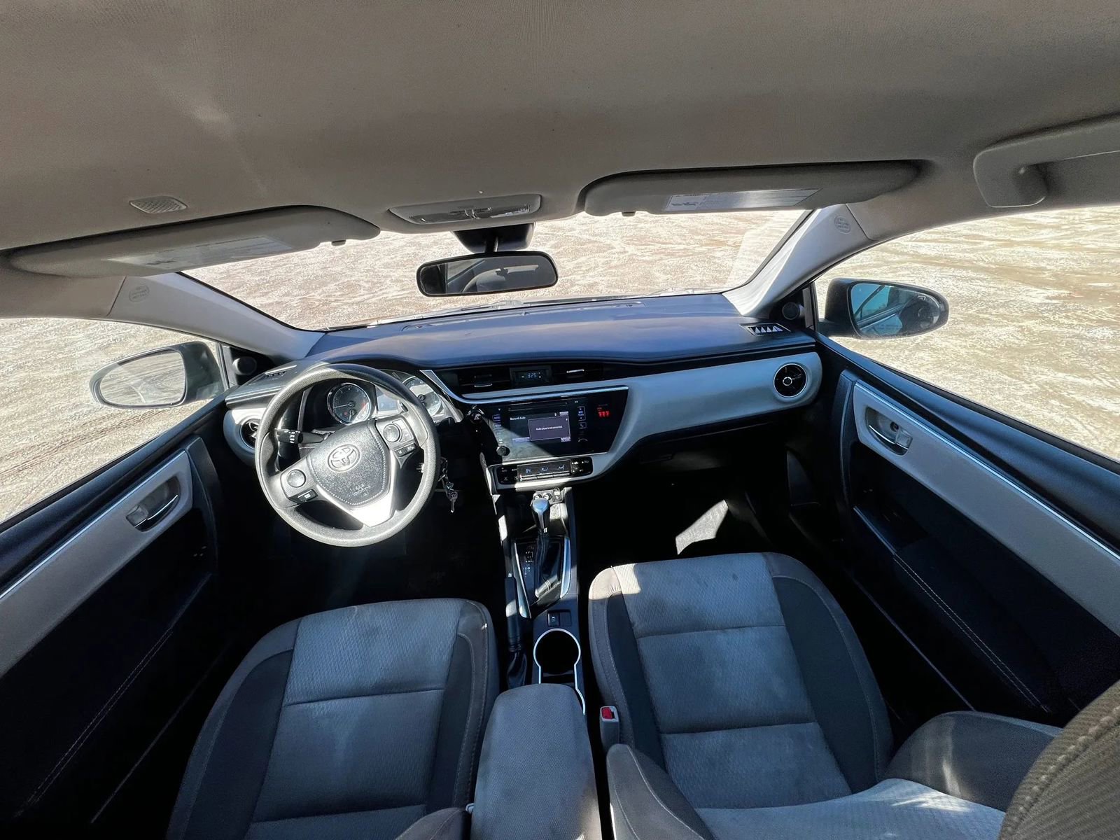 Used 2019 Toyota Corolla LE image 12