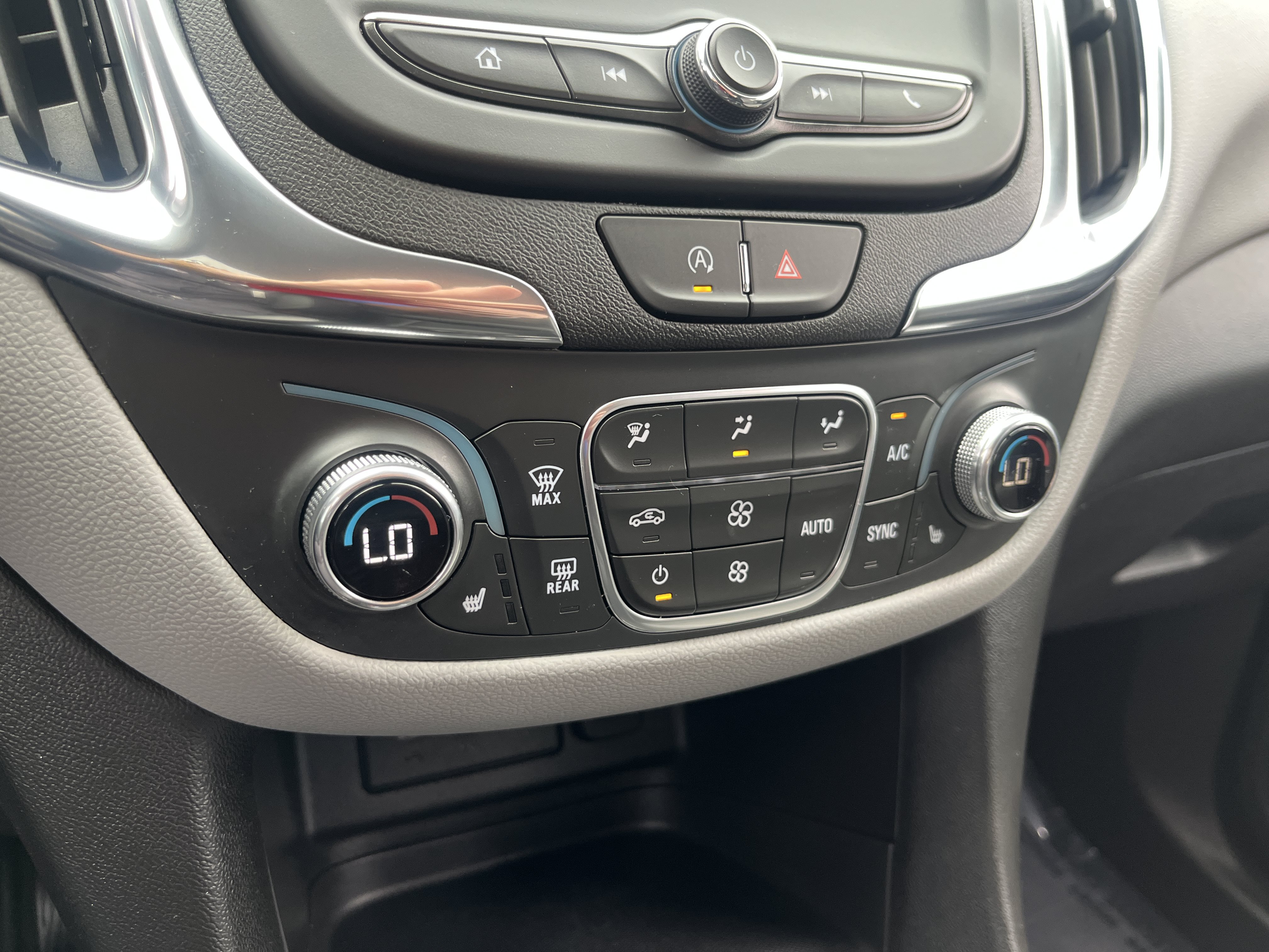 Used 2024 Chevrolet Equinox LT w/ Driver Convenience Package AWD/4WD image 26