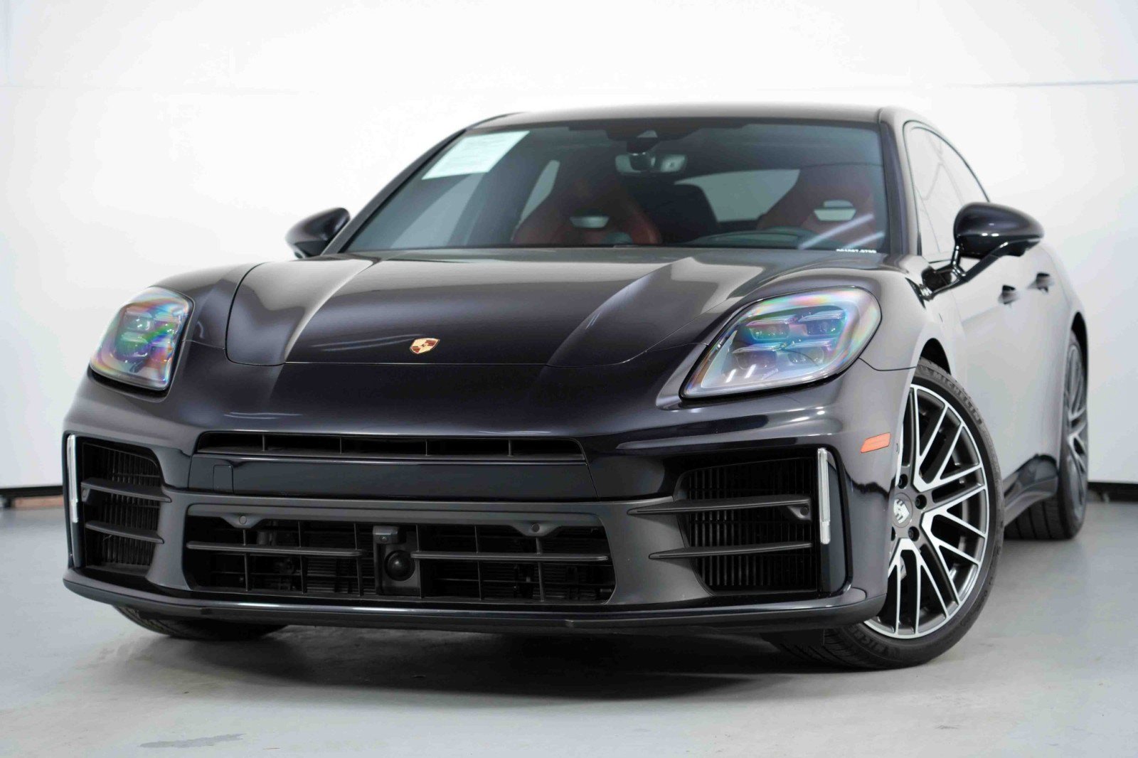 Used 2024 Porsche Panamera image 3