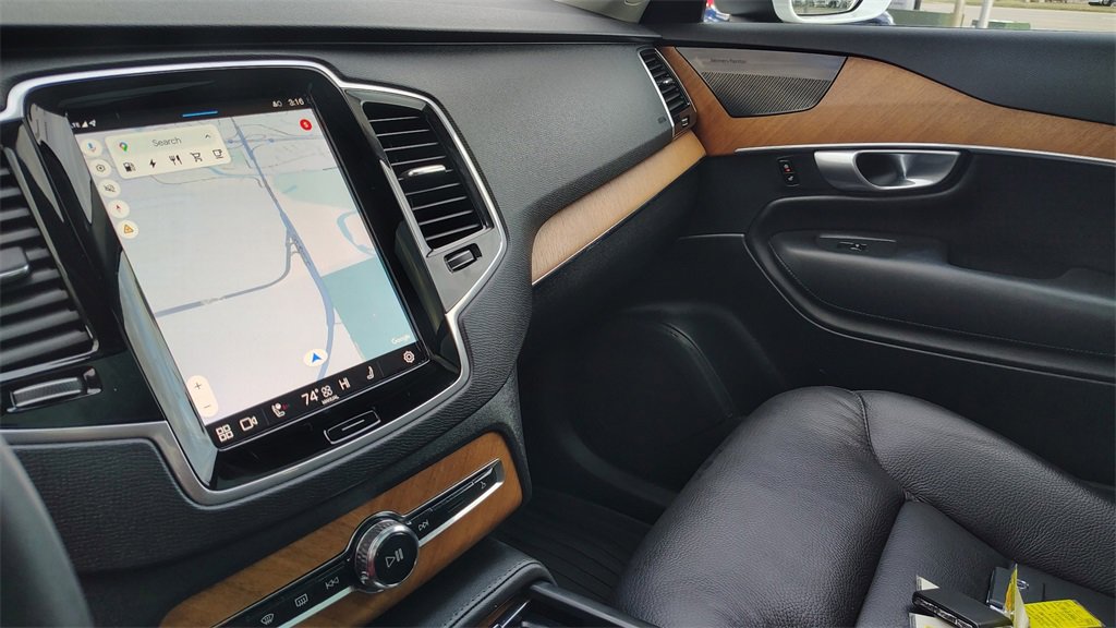 Certified 2024 Volvo XC90 T8 Plus w/ Protection Package Premier image 25