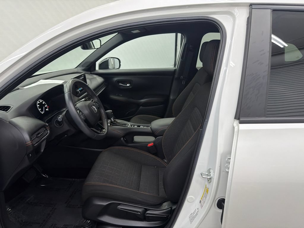 Used 2024 Honda HR-V Sport image 9