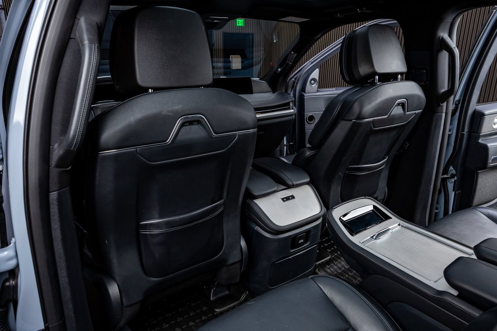 Used 2025 Lincoln Navigator L Reserve w/ Jet Appearance Package AWD/4WD image 29