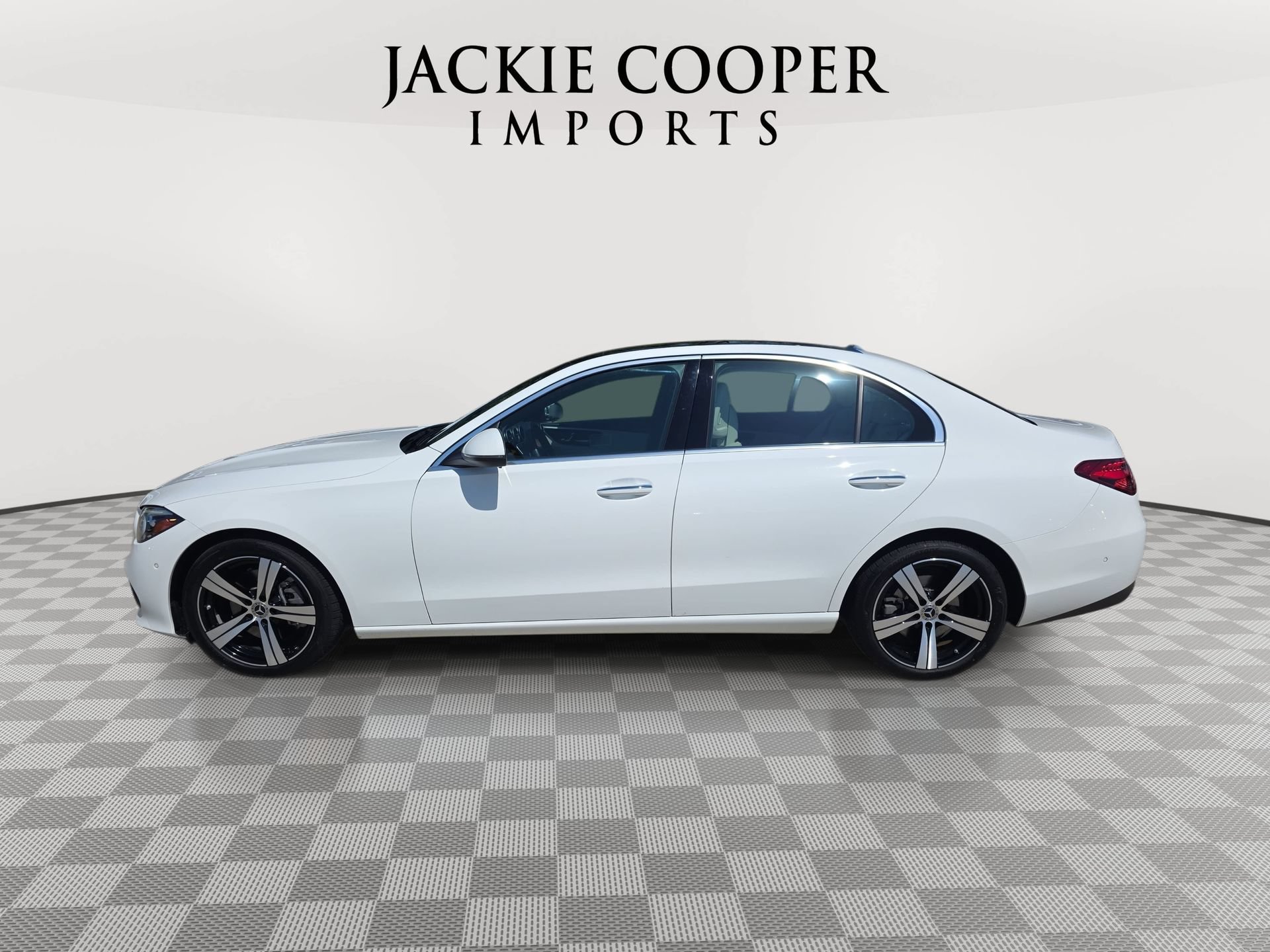 Used 2025 Mercedes-Benz C 300 Sedan image 8