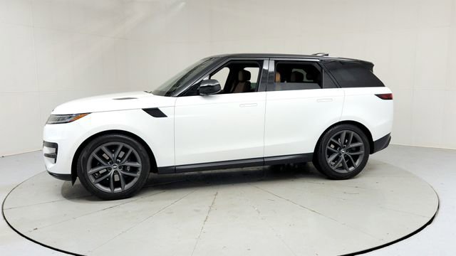 Used 2025 Land Rover Range Rover Sport SE image 2