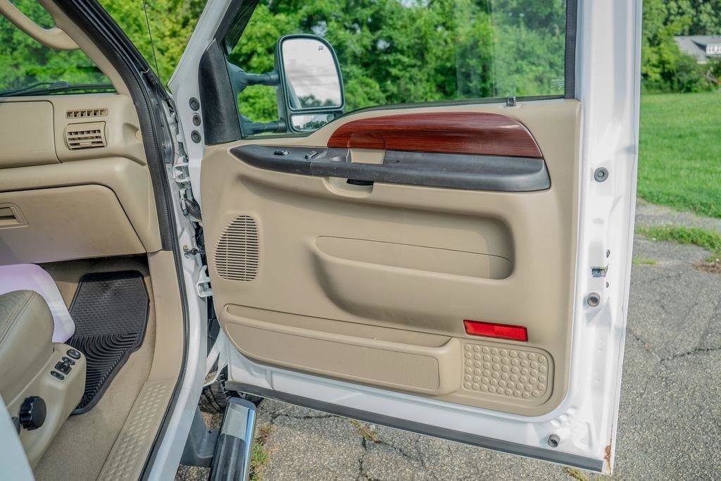 Used 2007 Ford F350 Lariat AWD/4WD image 22