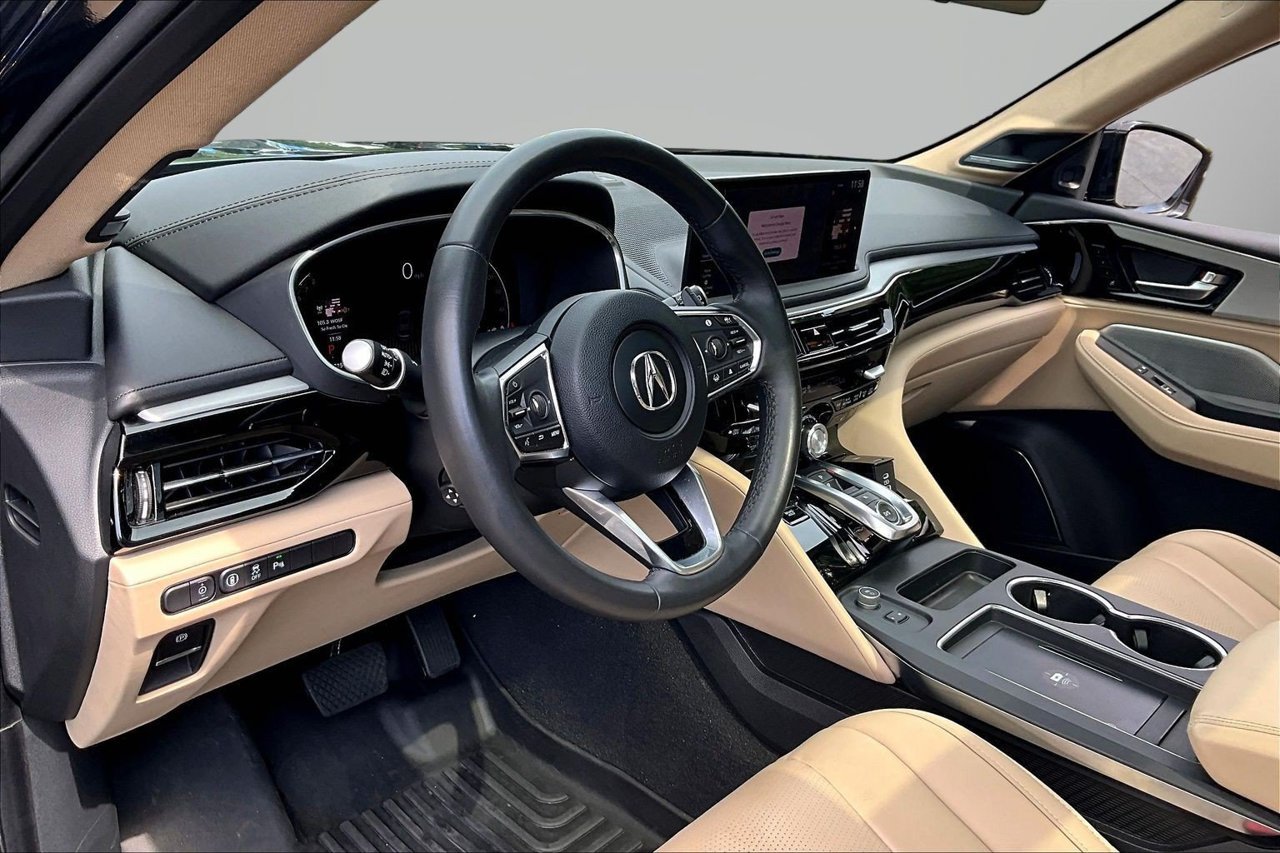 Used 2025 Acura MDX w/ Technology Package FWD image 19