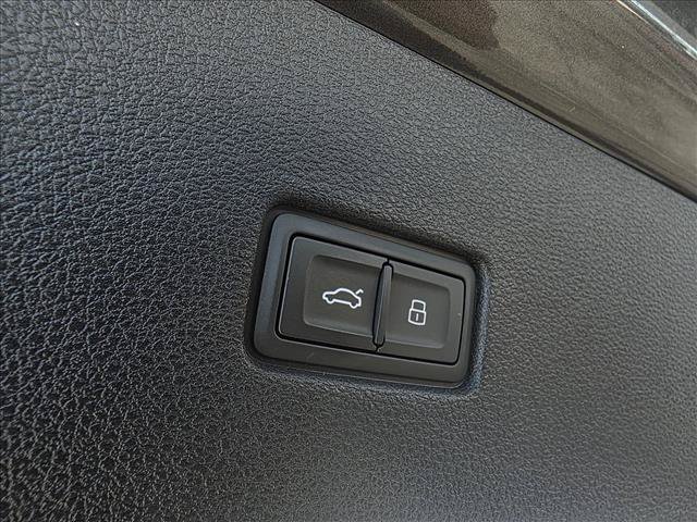 Used 2019 Audi Q8 Premium Plus AWD/4WD image 21