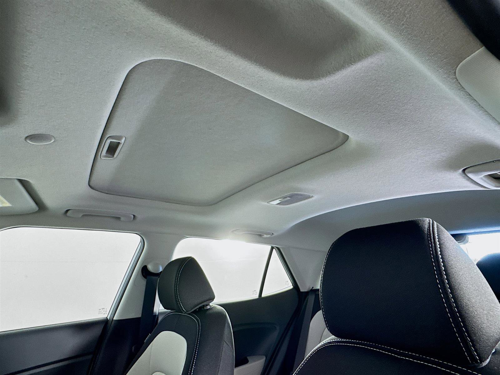 New 2025 Hyundai Venue SEL image 30