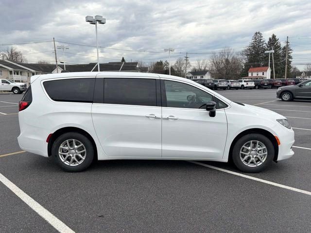 New 2026 Chrysler Voyager LX image 7