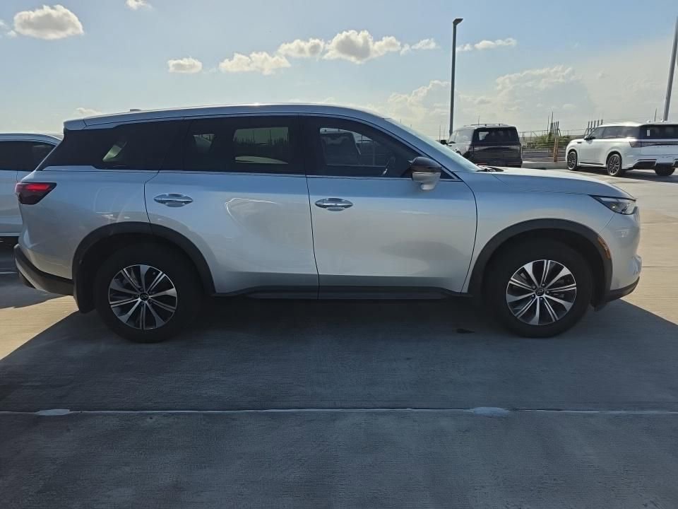 Used 2023 INFINITI QX60 Pure image 3