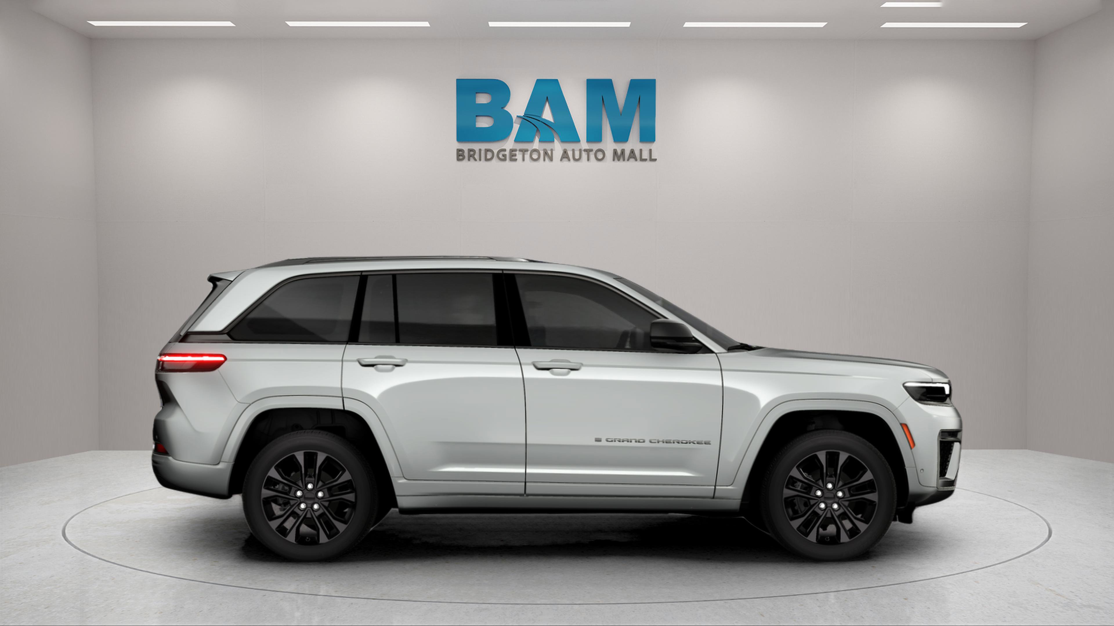 New 2026 Jeep Grand Cherokee Limited Reserve AWD/4WD image 3