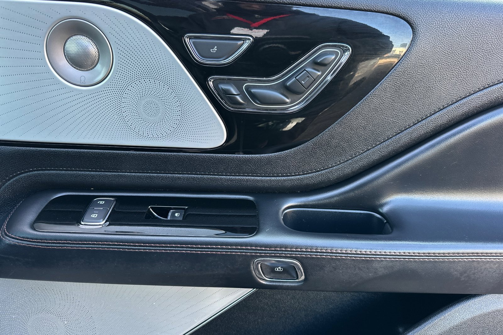 Used 2020 Lincoln Aviator Grand Touring w/ Equipment Group 301A image 18