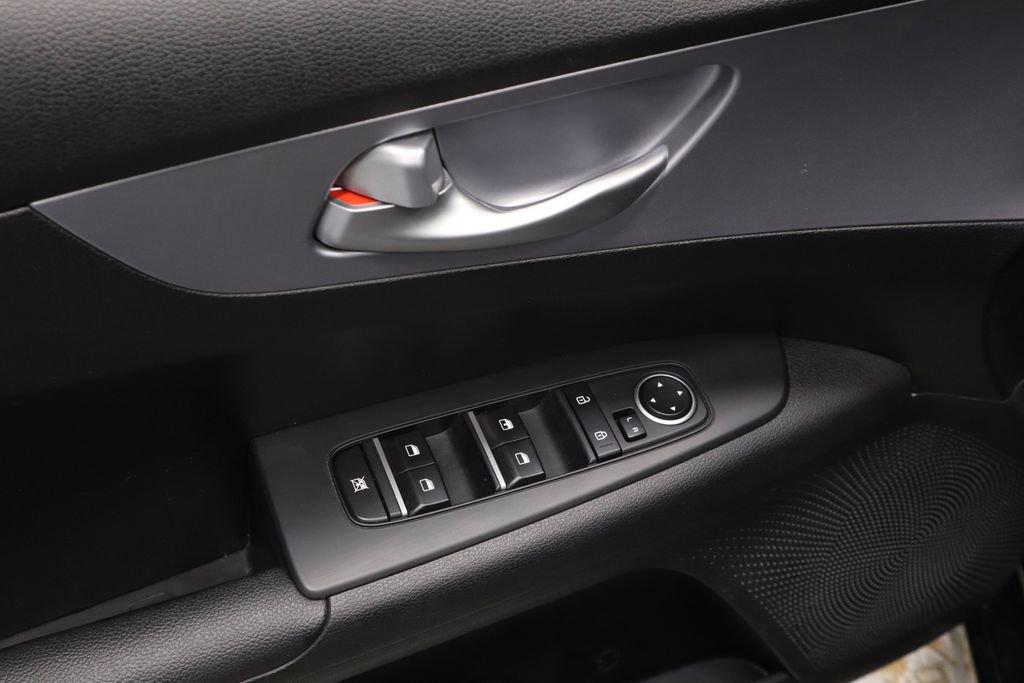 Used 2024 Kia Forte LXS FWD image 22