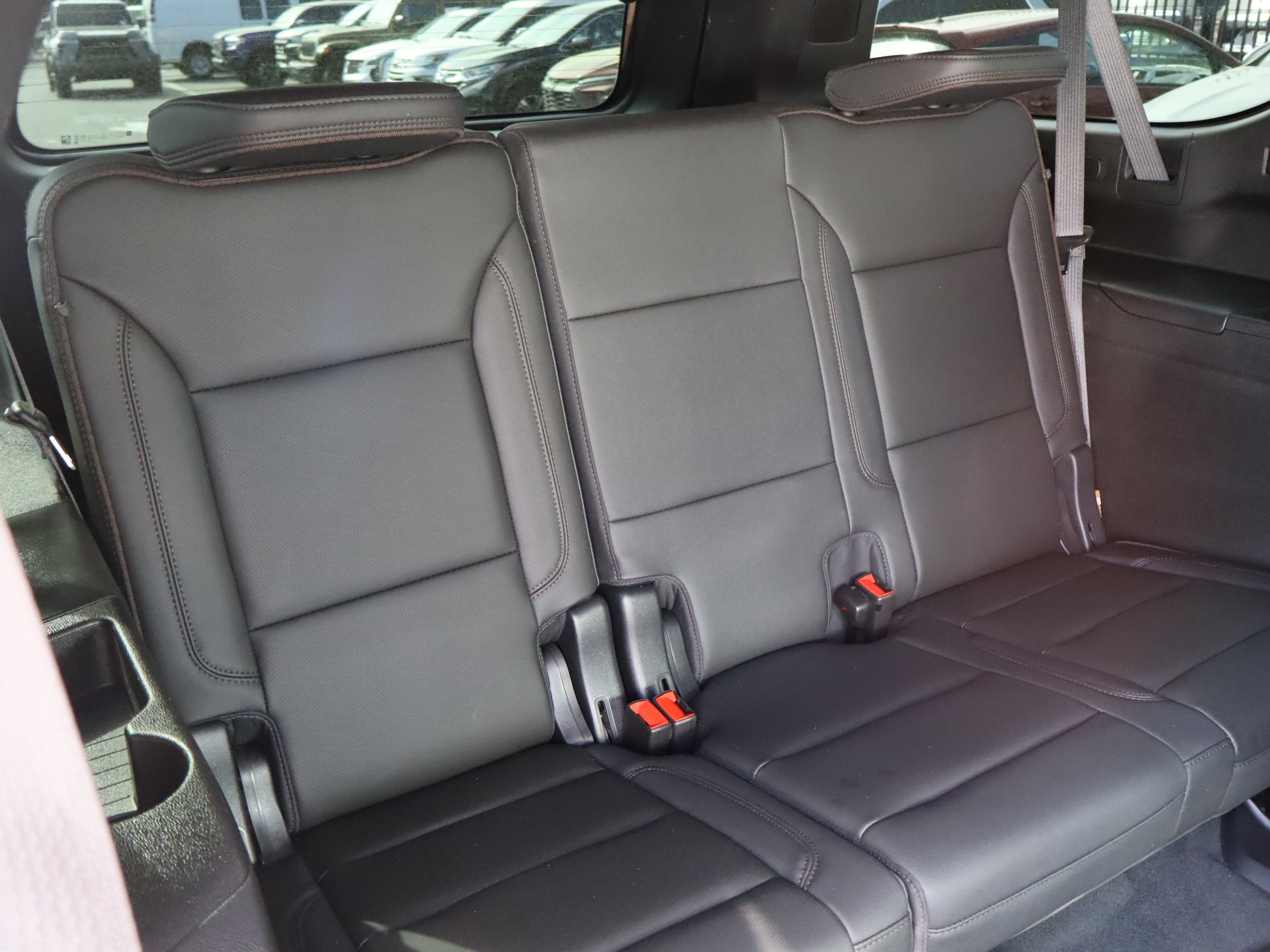 Used 2022 Chevrolet Suburban High Country image 40