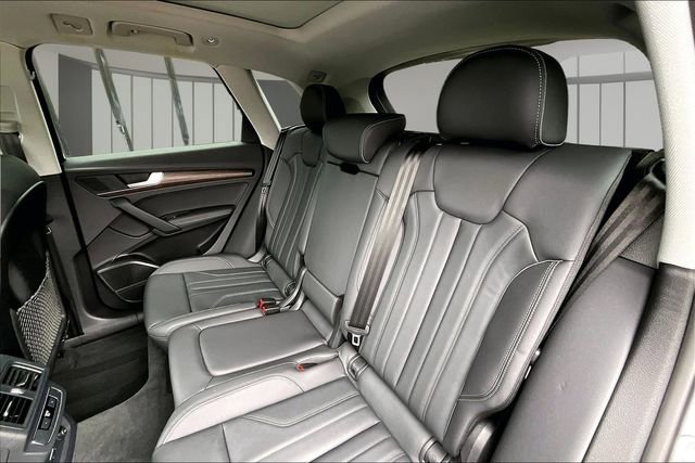 Used 2025 Audi Q5 2.0T Premium Plus w/ Premium Plus Package AWD/4WD image 22