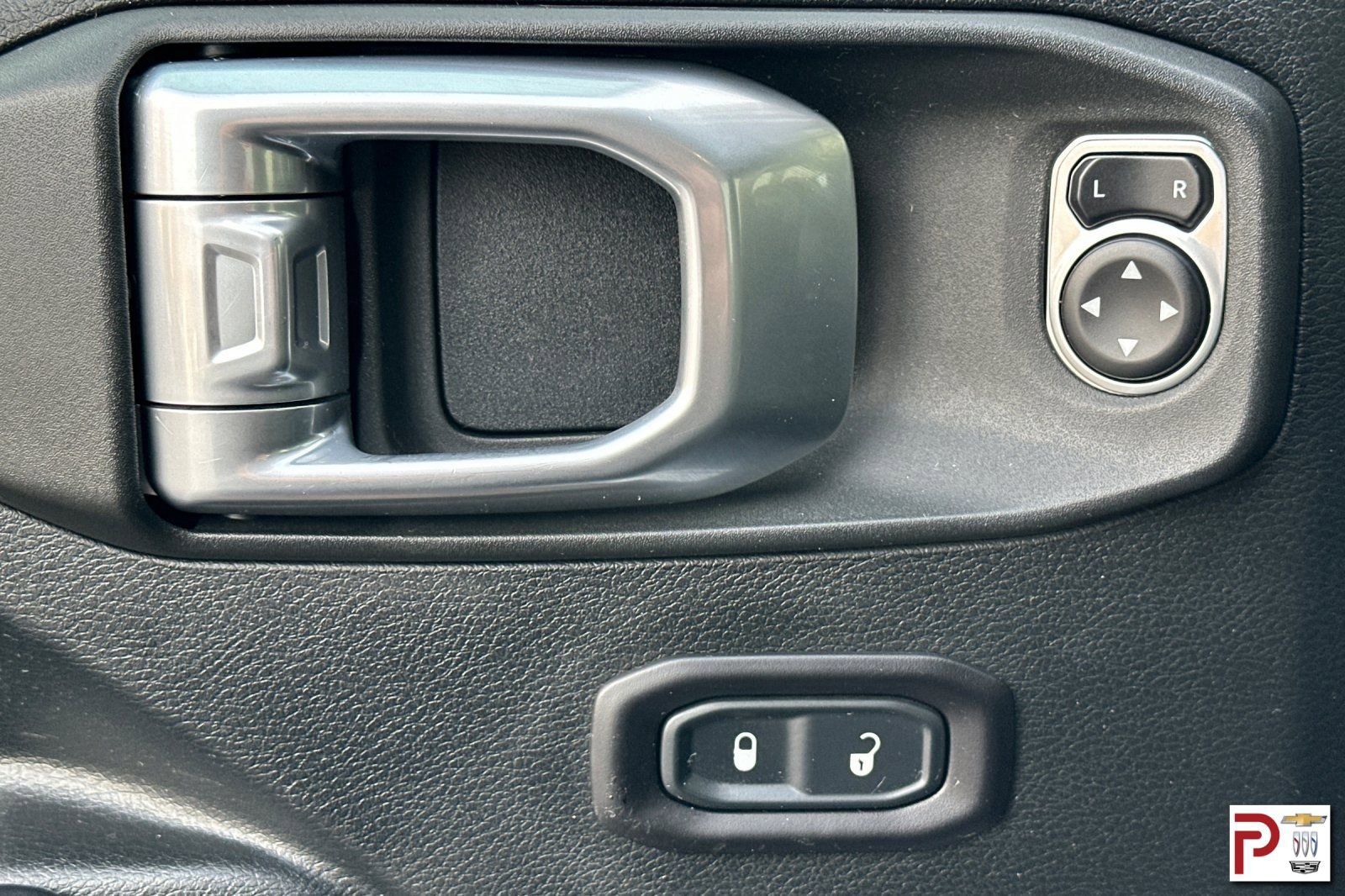 Used 2019 Jeep Wrangler Sport S image 13