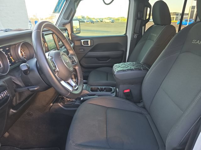 Used 2018 Jeep Wrangler Unlimited Sahara AWD/4WD image 13