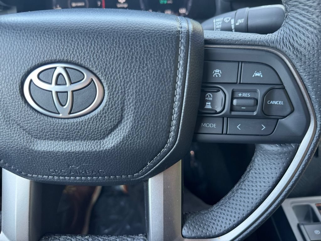 Used 2025 Toyota Tacoma TRD Sport AWD/4WD image 30