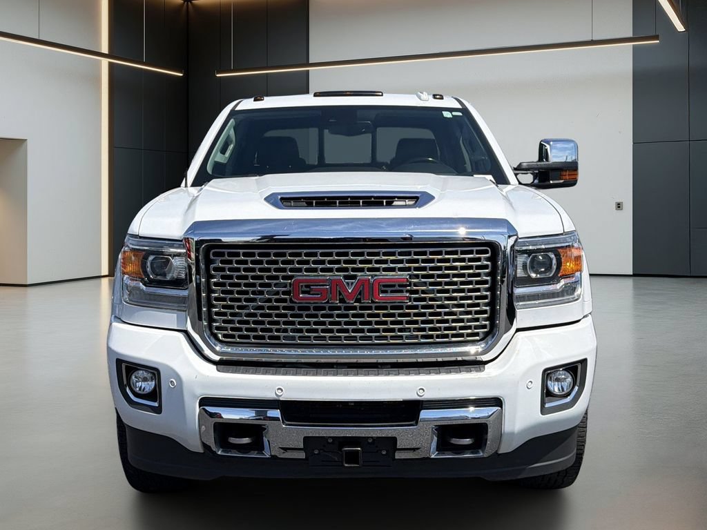 Used 2017 GMC Sierra 2500 Denali w/ Duramax Plus Package AWD/4WD image 9