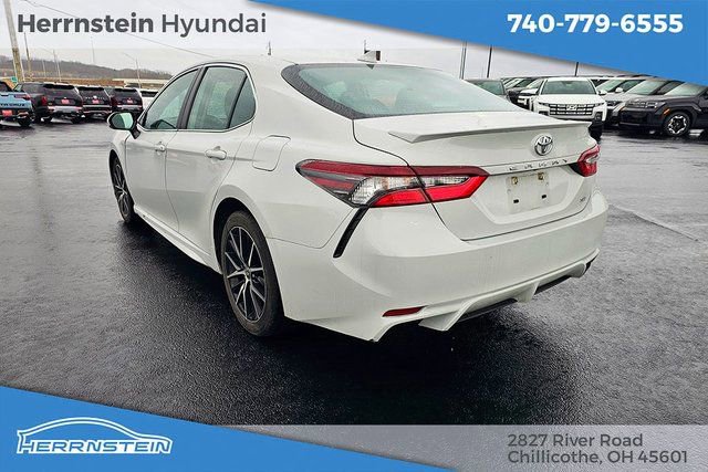 Used 2023 Toyota Camry SE image 5