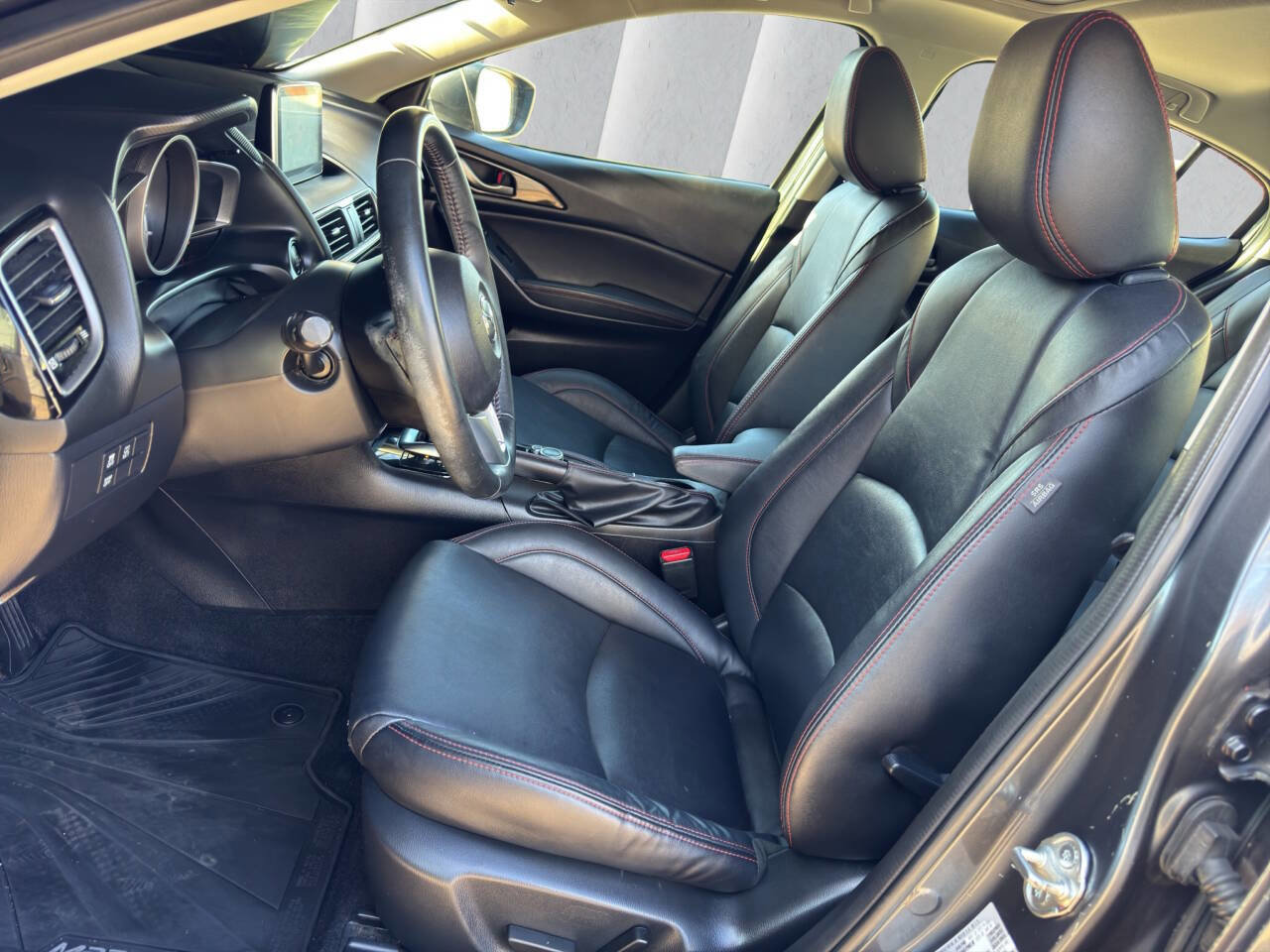 Used 2015 MAZDA MAZDA3 i Grand Touring image 10