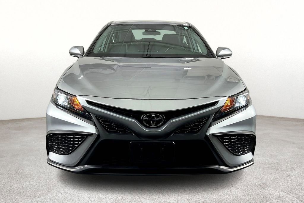Used 2022 Toyota Camry SE image 5