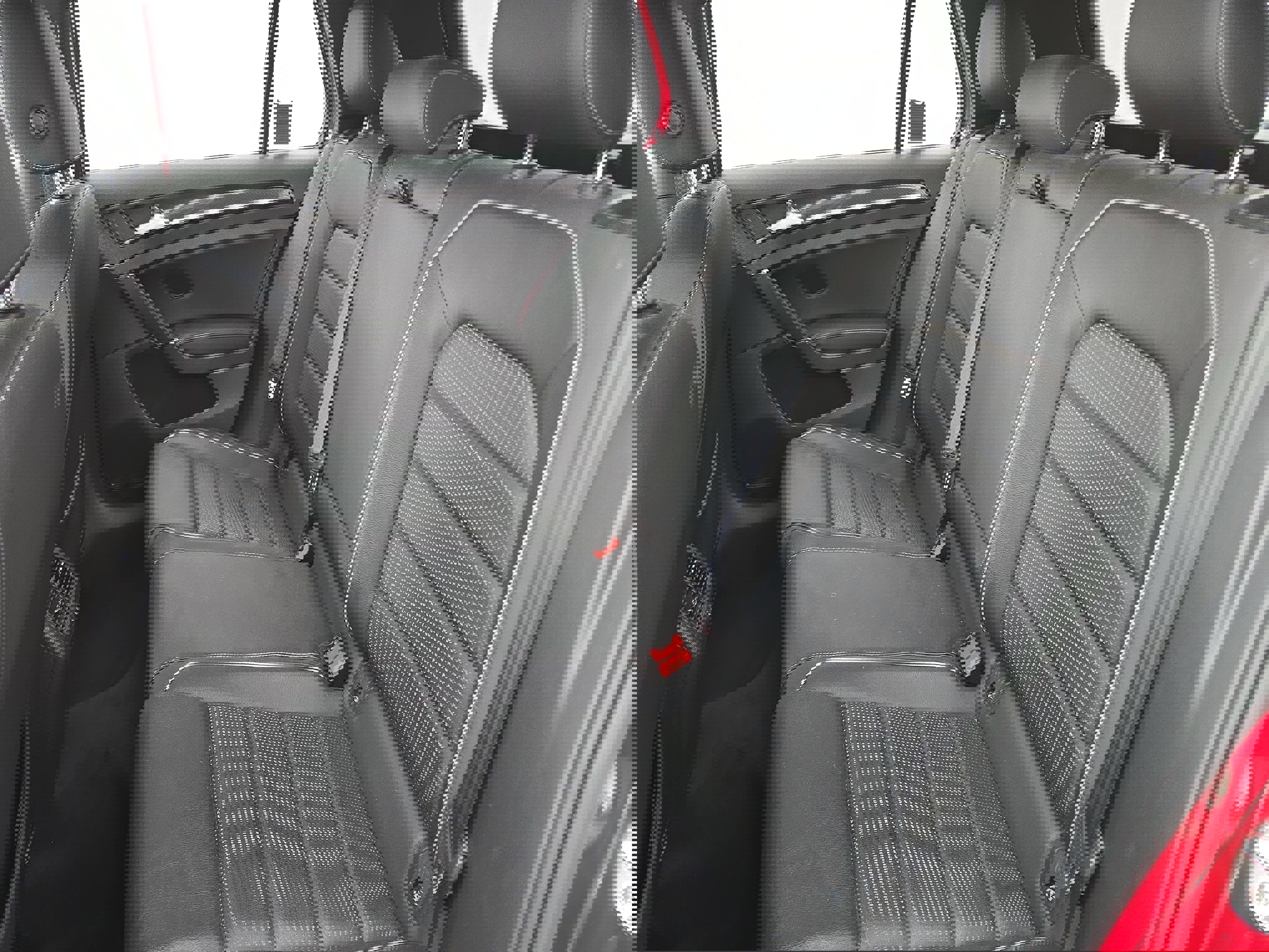 Used 2019 Volkswagen Golf R 4-Door image 13